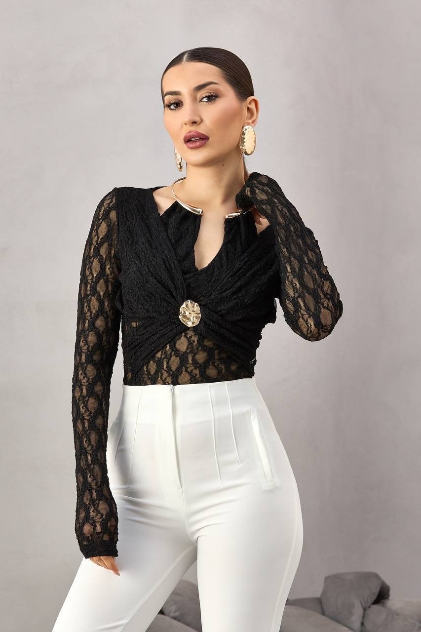 GOLD DETAYLI SİYAH DANTEL BLUZ - Görsel 8
